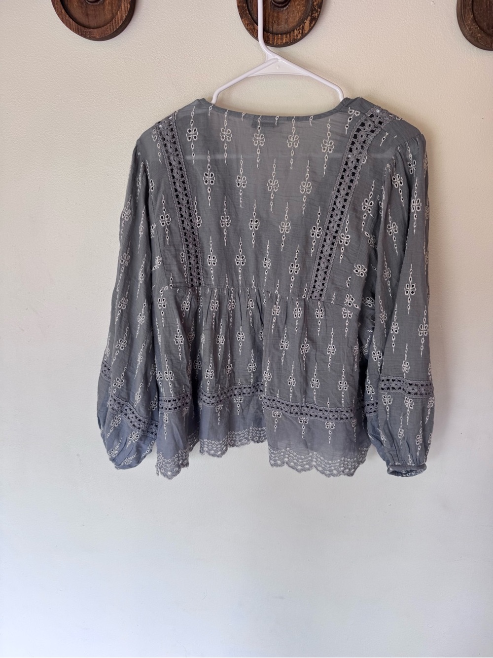 American Eagle blue eyelet Boho Lace-Trim Peasant Blouse size medium NEW! - Picture 9 of 11